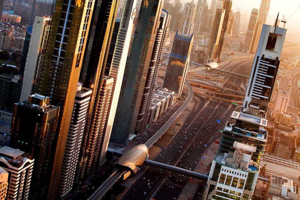 Innerstädtische Schnellstraße in Dubai
