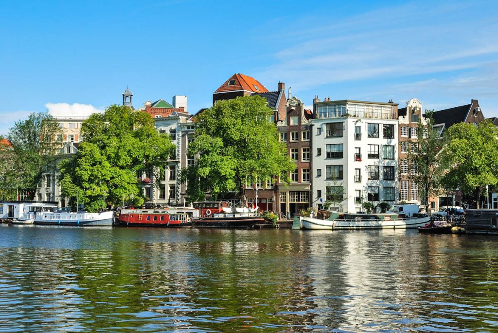 Amsterdam: Ufer der Amstel