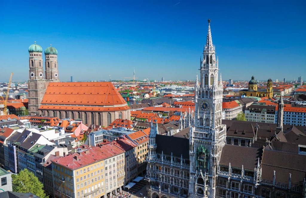 Blick über München, Rathaus und Frauenkirche