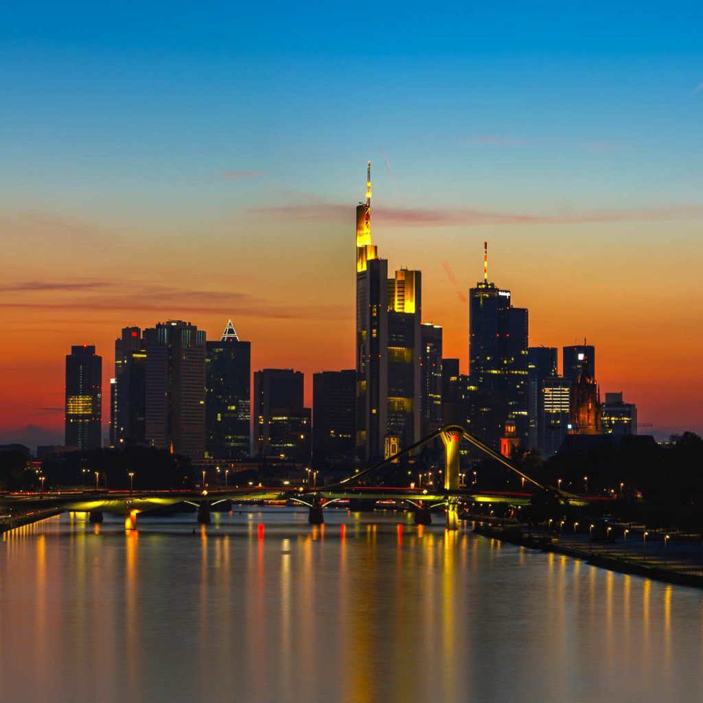 Frankfurter Skyline im Sonnenuntergang