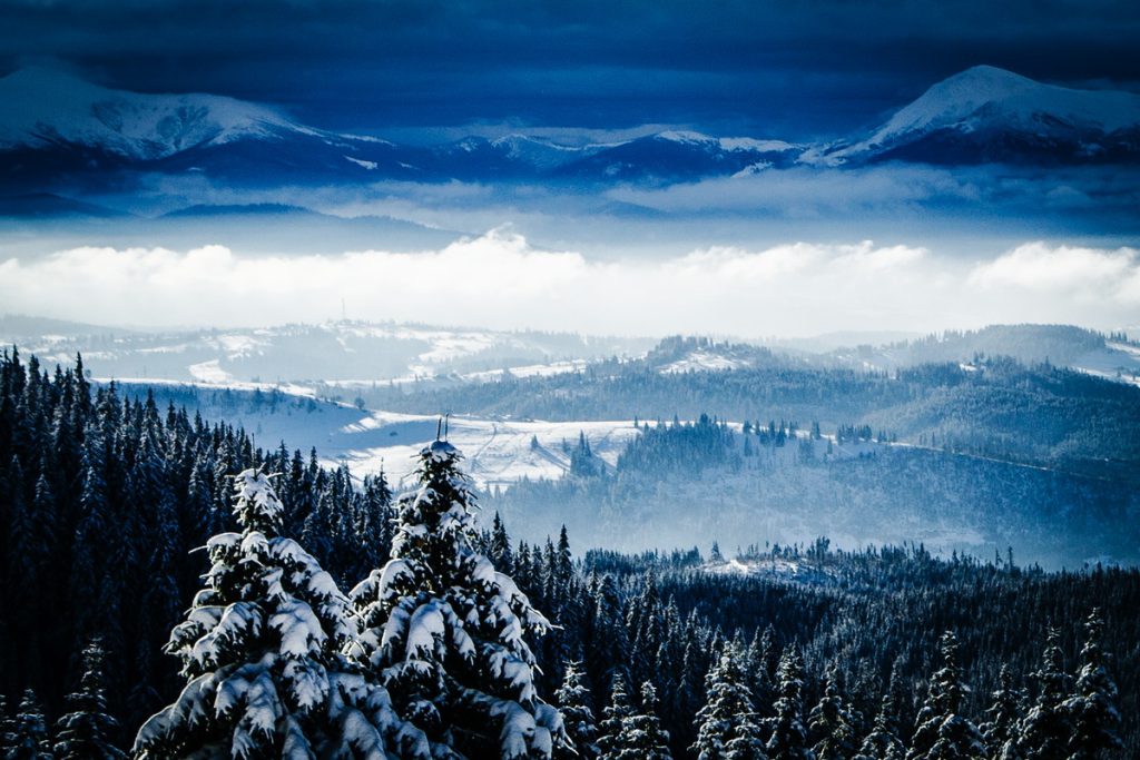 Winterliche ukrainische Karpaten
