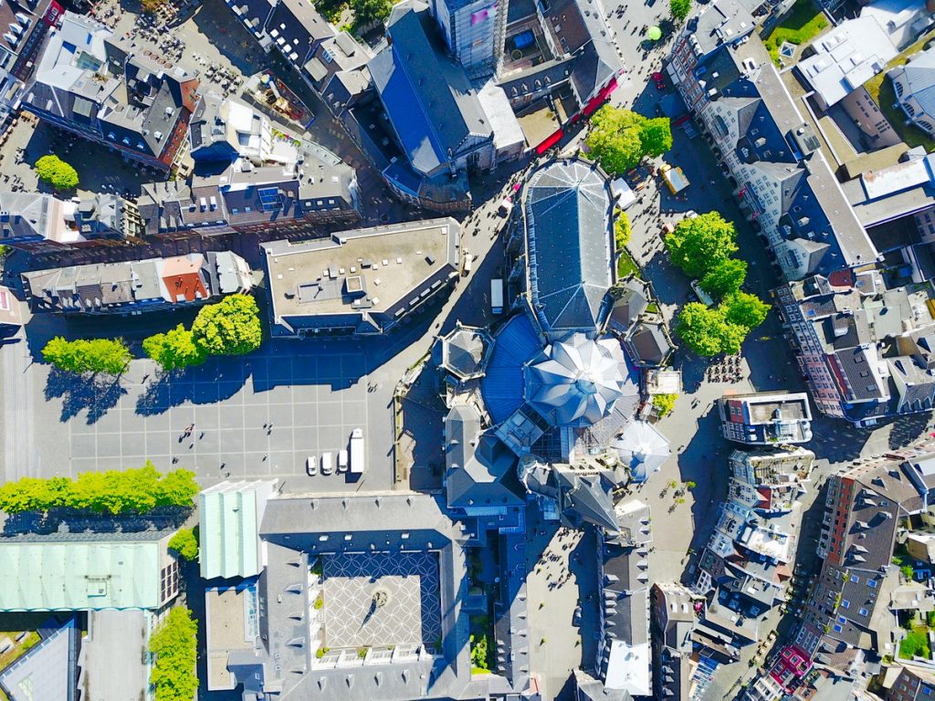 Luftaufnahme des Aachener Doms