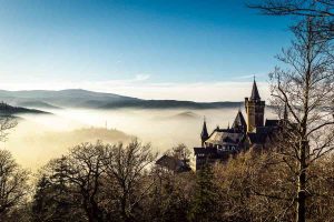 Wernigeröder Schloss im Nebel
