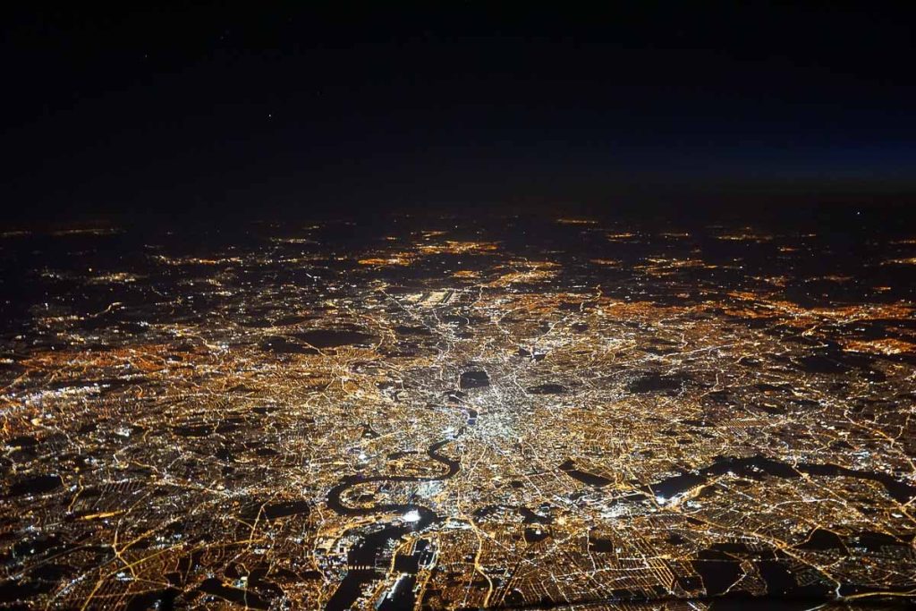 Luftaufnahme von London bei Nacht
